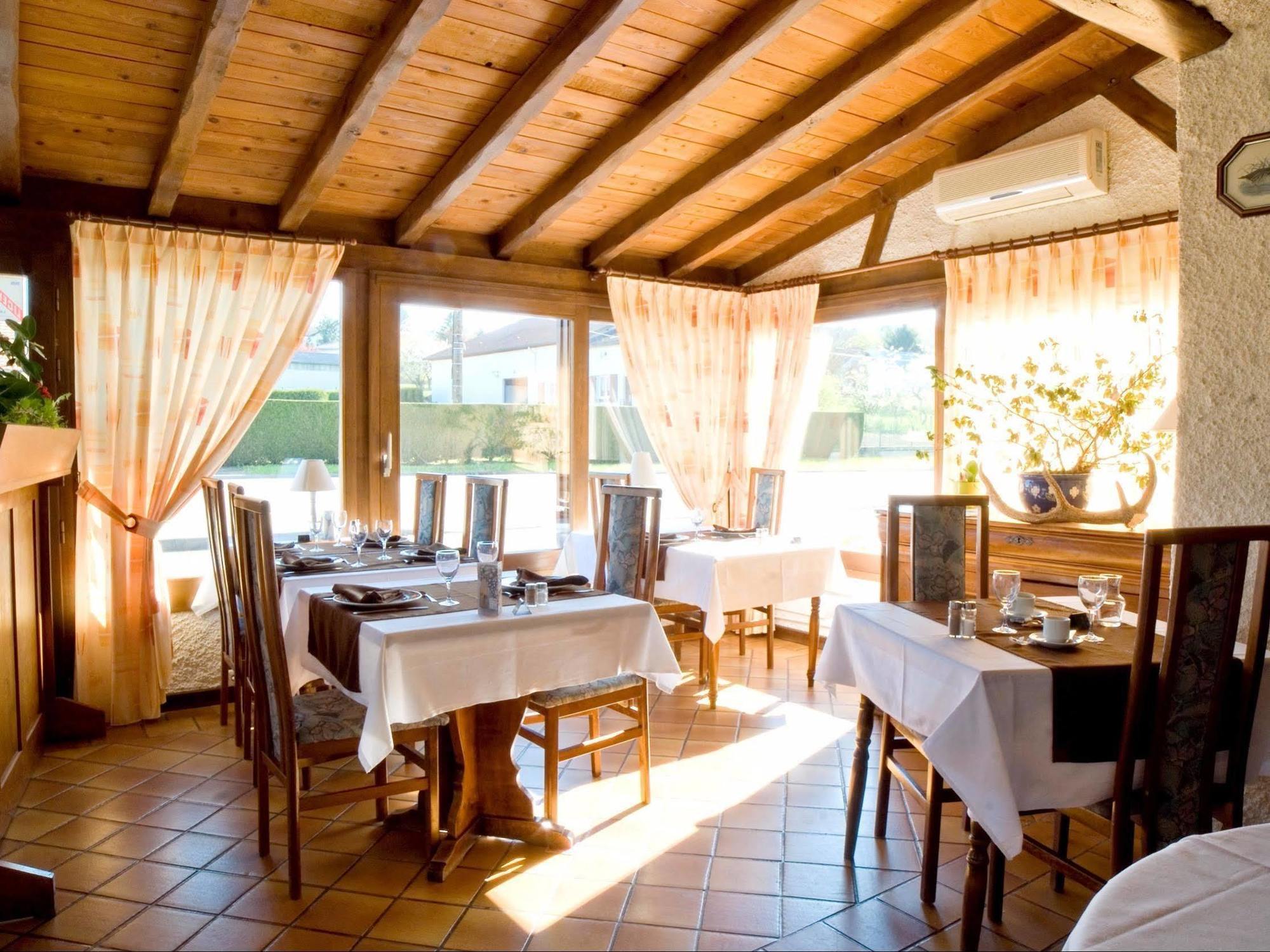 Logis Le Relais De Vacherauville Екстер'єр фото