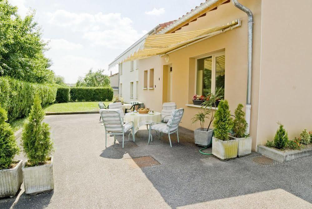 Logis Le Relais De Vacherauville Екстер'єр фото